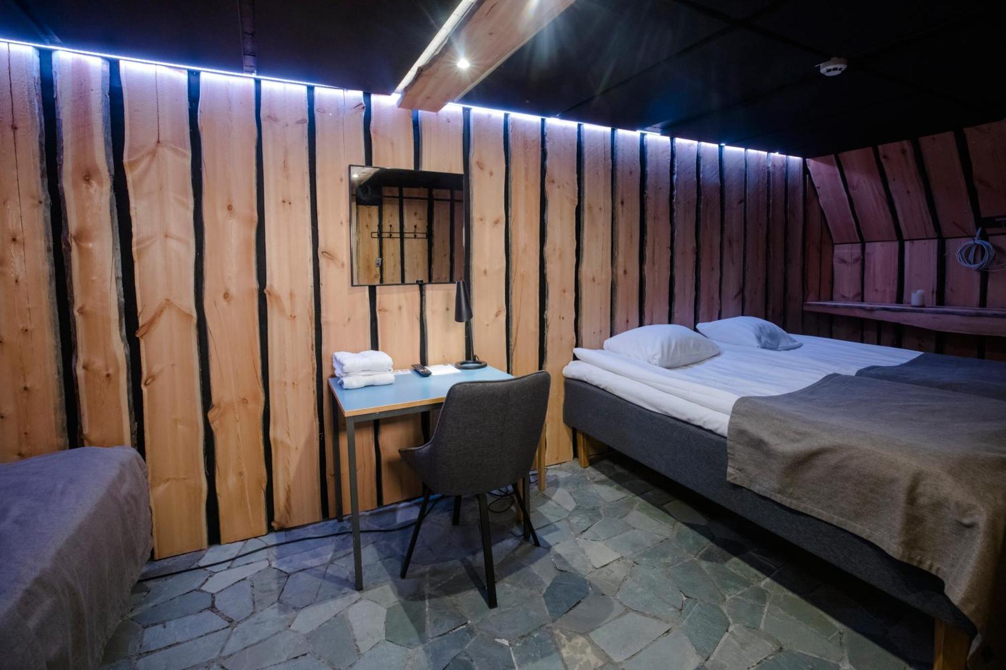 Hostel Toivola เกมี ภายนอก รูปภาพ